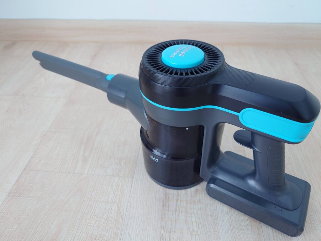 Russel Taylor X1 Main Unit with Crevice Tool