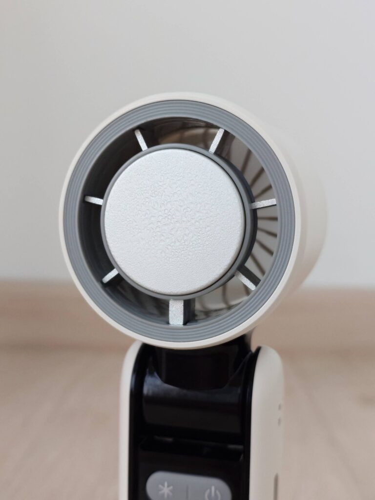 Essager Hand-held Fan with cooling plate